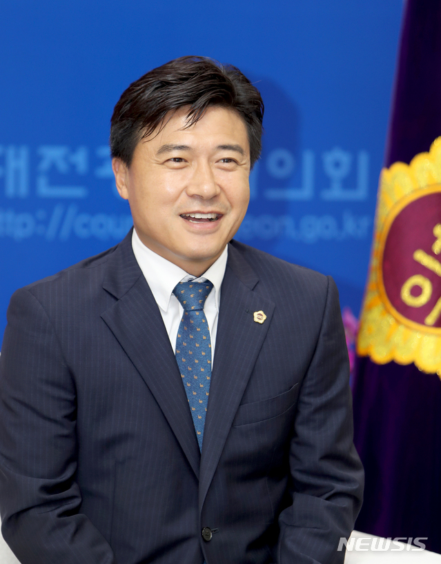 【대전=뉴시스】김종천 대전시의회 의장.
