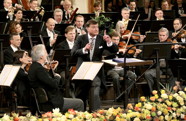 【서울=AP/뉴시스】 크리스티안 틸레만 & 빈 필하모닉 오케스트라 신년음악회