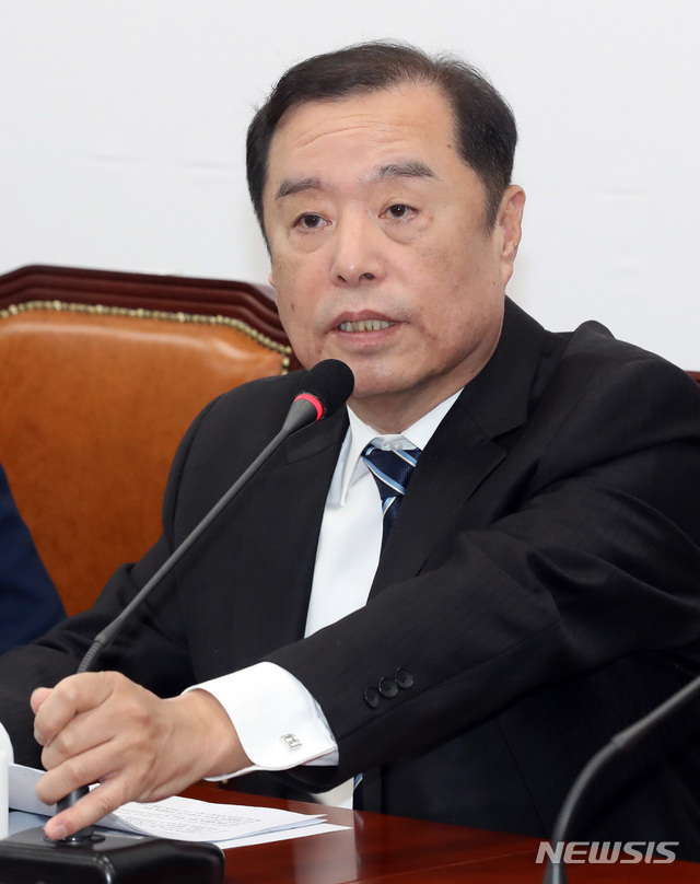 【서울=뉴시스】박영태 기자 = 김병준 자유한국당 비상대책위원장. 2019.01.03.since1999@newsis.com