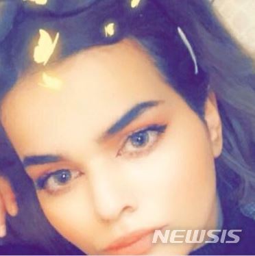 【서울=뉴시스】호주로 탈출하려는 사우디아라비아 여성 라하프 모함메드 알쿠눈(18)이 트위터에 올린 자신의 얼굴 사진. <사진 출처 : 트위터> 2019.1.7
