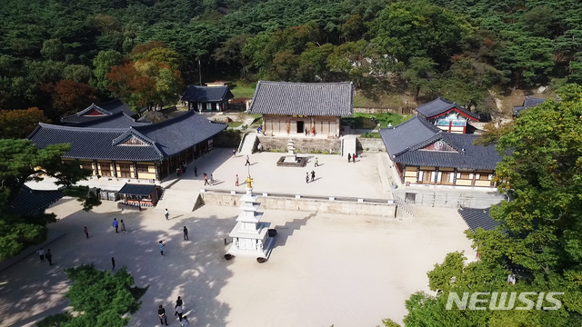 【예산=뉴시스】예산군 인기관광지 중 하나인 수덕사 전경.