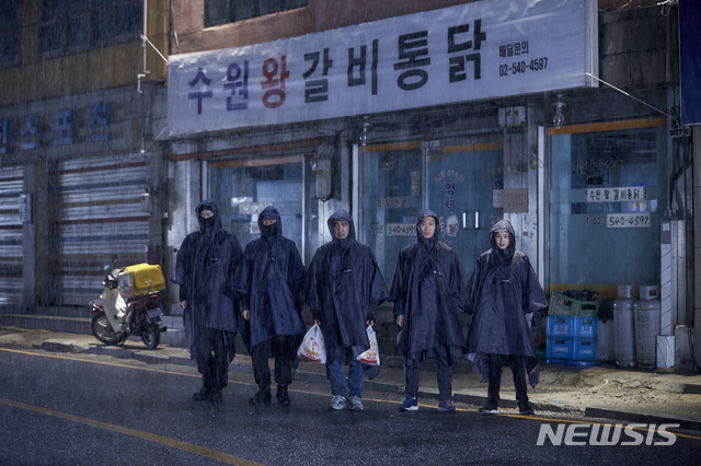 웃자웃자, 무조건 웃자···류승룡·이하늬 영화 '극한직업'