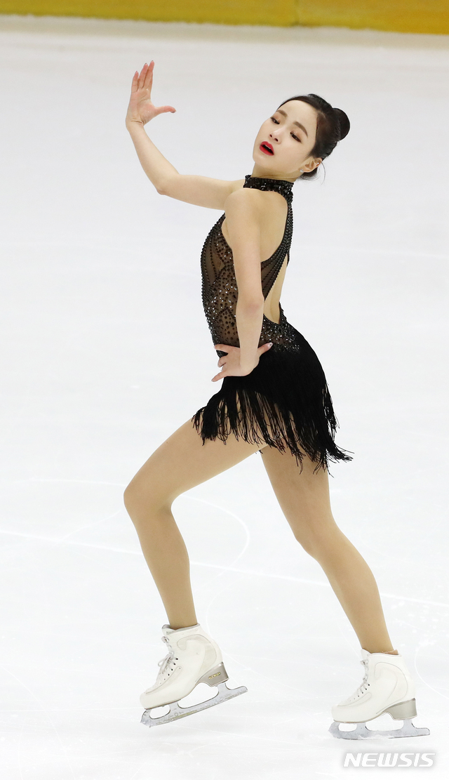 【서울=뉴시스】박주성 기자 = 13일 오후 서울 양천구 목동종합운동장실내아이스링크에서 열린 제73회 전국남녀 피겨스케이팅 종합 선수권대회에서 임은수가여자싱글 프리스케이팅 경기를 펼치고 있다. 2019.01.13.&nbsp; park7691@newsis.com