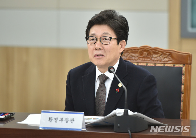 조명래 환경장관 "미세먼지 정책 국민체감 부족…필요시 특별회계·지원법 제정"