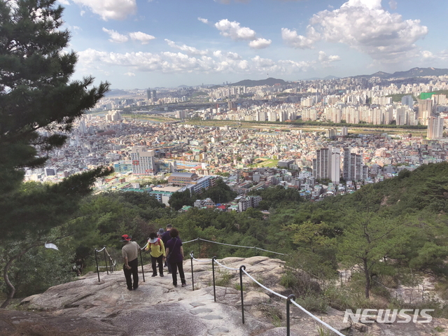 【서울=뉴시스】 팔각정길_올라가는 길. 2019.01.22. (사진= 서울시 제공) 