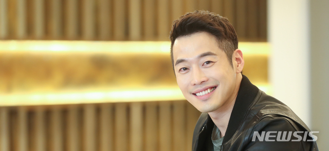 【서울=뉴시스】조수정 기자 = OCN 수목드라마 '신의 퀴즈:리부트' 현상필 역 배우 김재원이 22일 오후 서울 논현동 카페씨에서 종영인터뷰를 하고 있다. 2019.01.22. chocrystal@newsis.com