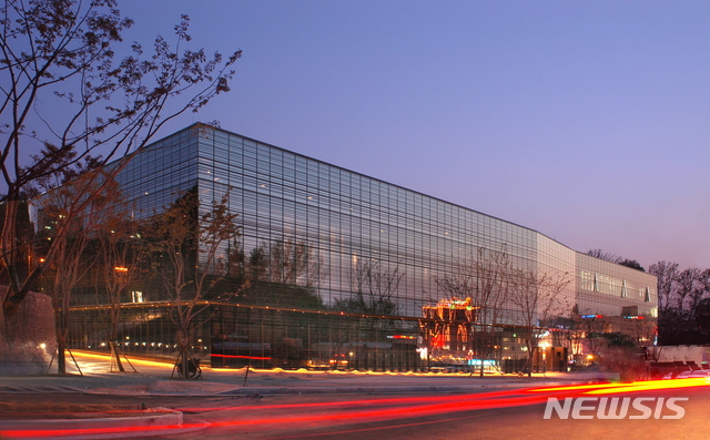 【수원=뉴시스】김경호 기자= 백남준아트센터 전경.