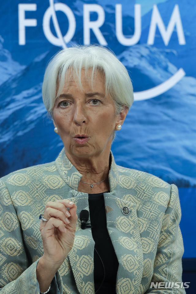 라가르드 "산유국들, 2014년 유가폭락 충격서 회복 못해"