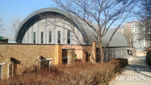【서울=뉴시스】 강서구 궁산 다목적체육관 외부 전경. 2019.01.25. (사진= 강서구 제공)