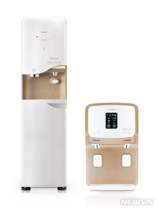 【서울=뉴시스】청호나이스의 신제품 '프리미엄 RO 워터' 제품 이미지. 2018.01.31 (사진=청호나이스 제공) photo@newsis.com