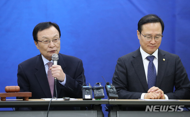 【서울=뉴시스】고승민 기자 = 더불어민주당 이해찬 대표가 1일 오전 서울 용산역에서 열린 현장최고위원회의에서 모두발언하고 있다. 2019.02.01. kkssmm99@newsis.com