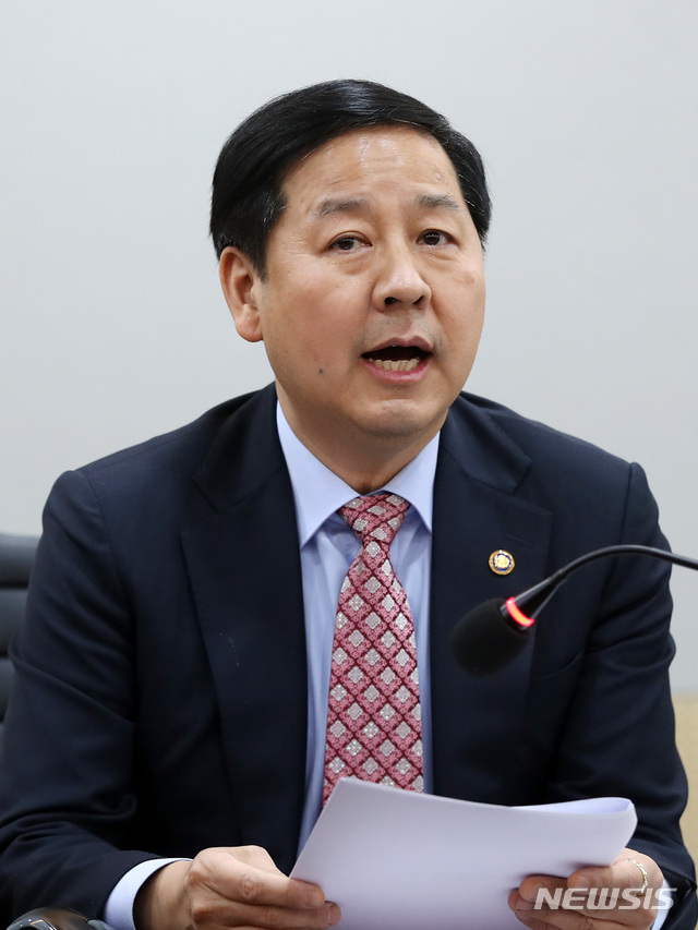 【서울=뉴시스】박미소 수습기자 = 구윤철 기획재정부 2차관이 8일 오후 서울 중구 한국재정정보원에서 열린 '2018 회계연도 총세입부·총세출부 마감행사'에서 인사말을 하고 있다. 2019.02.08.&nbsp; misocamera@newsis.com