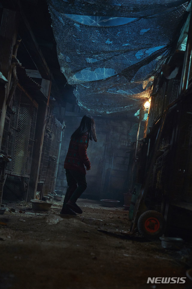 염라 이정재가 목사, 형사 진선규는 스님···영화 '사바하'