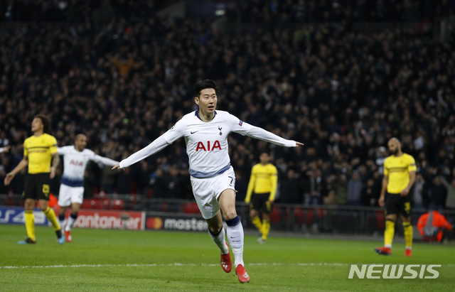 【런던=AP/뉴시스】손흥민(토트넘)이 14일 오전 5시(한국시간) 영국 런던의 웸블리 스타디움에서 열린 도르트문트(독일)와의 2018~2019 UEFA 챔피언스리그 16강 1차전에서 0-0으로 팽팽한 후반 2분 균형을 깨는 선제골을 기록했다. 