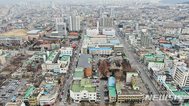【청주=뉴시스】인진연 기자 = 구도심으로 변한 충북 청주시청 일대. 2019.04.23 inphoto@newsis.com