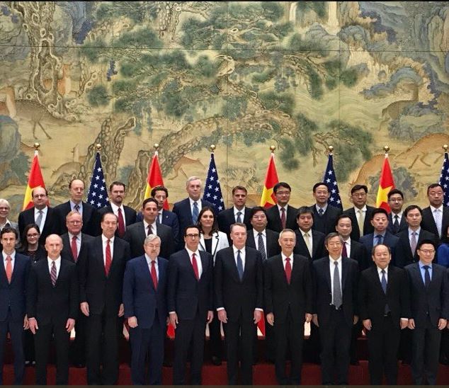 【서울=뉴시스】 스티브 므누신 미국 재무장관이 15일 중국 베이징에서 이틀째 열린 미중 무역협상 장관급 회의에 대해 "생산적인 만남이었다"고 트위터를 통해 밝혔다. 사진은 므누신 장관이 이날 글과 함께 올린 사진.<사진출처: 므누신 트위터> 2019.02.15 