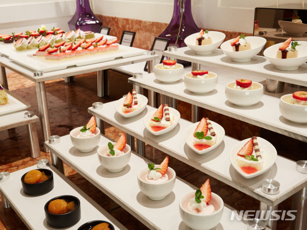 【서울=뉴시스】그랜드 힐튼 서울 '뷔페 레스토랑'