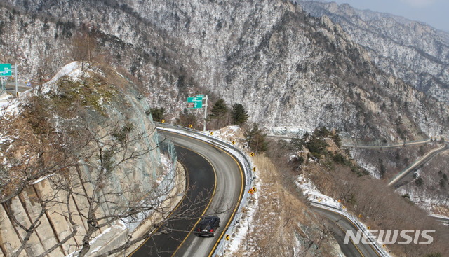 【인제=뉴시스】한윤식 기자 = 지난 16일 강원 인제와 양양을 잇는 한계령 일대. ysh@newsis.com
