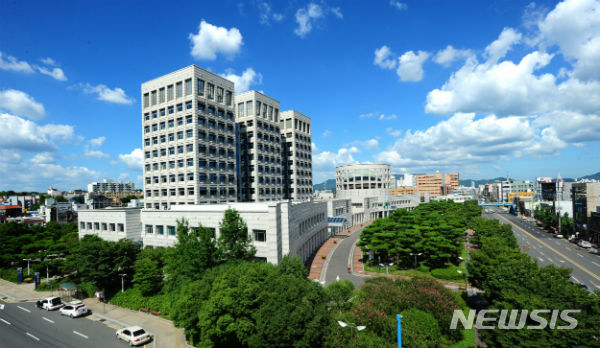 【진주=뉴시스】정경규 기자 = 경남 진주시청 전경.