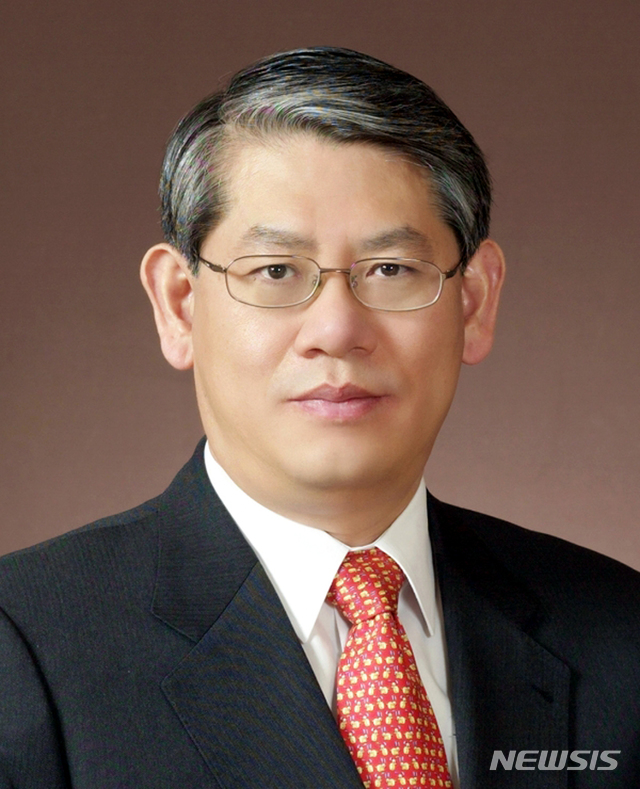 【무안=뉴시스】박상수 기자 = 초당대학교(전남 무안) 제11대 총장에 선임되면서 연임에 성공한 박종구 총장. 2019.02.20. (사진=초당대 제공) photo@newsis.com