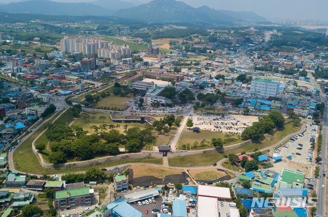 【홍성=뉴시스】하늘에서 내려다 본 홍성군 홍주읍성 전경. 