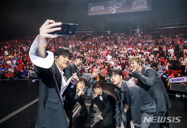 삼성전자, 싱가포르서 갤럭시 S10 선봬…다음달 현지 출시