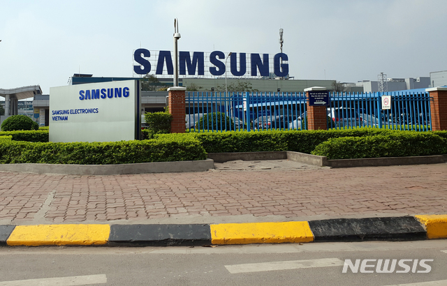【하노이·박닌(베트남)=뉴시스】김지훈 기자 = 21일 박닌성 옌퐁공단의 삼성전자 공장. 북미 2차 정상회담 의전·경호 준비를 위해 지난 16일께 베트남에 들어온 김창선 북한 국무위원회 부장이 이 공단 인근을 둘러본 것으로 알려졌다. 2019.02.21.&nbsp; jikime@newsis.com 