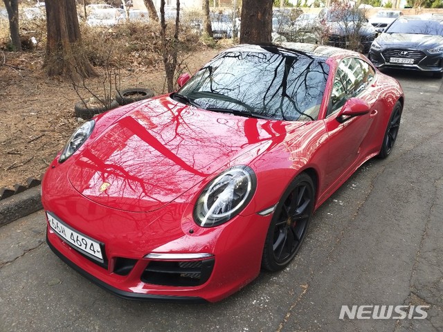 [시승기]제로백3.6초, 멈추지 않는 질주본능...포르쉐'911카레라'
