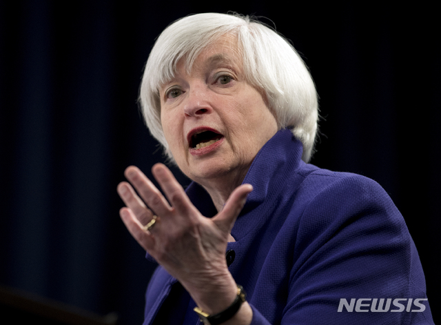 옐런 전 연준 의장 "금리 소폭 인하 찬성…미국 섬 아니다"