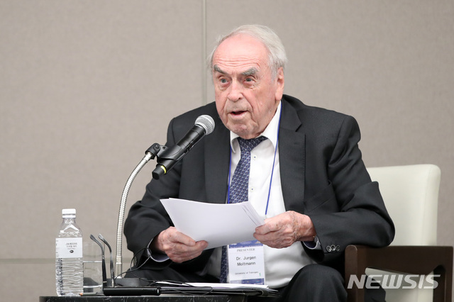 【서울=뉴시스】위르겐 몰트만 튀빙겐 대학교 교수. ,뉴시스 DB. 2019.02.26. misocamera@newsis.com