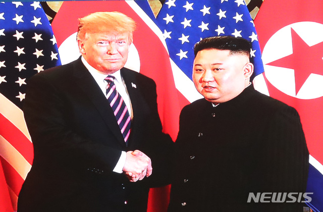 볼턴 "김정은,'단독회담'으로 트럼프 조종하려 했다"(종합)