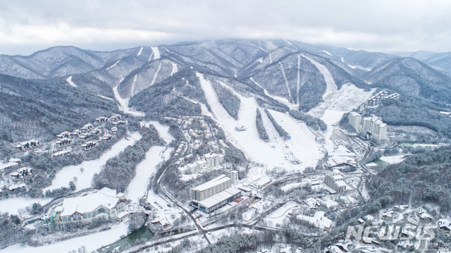 【서울=뉴시스】용평리조트 설경