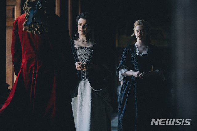 [리뷰]권력 향한 무서운 질투, 영화 '더 페이버릿: 여왕의 여자'