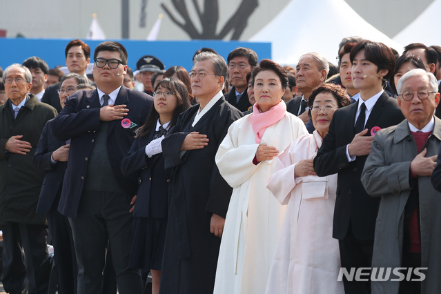 100주년 3·1절 기념행사…"마음 합치는 게 큰 힘" 심훈 선생 옥중편지 낭독