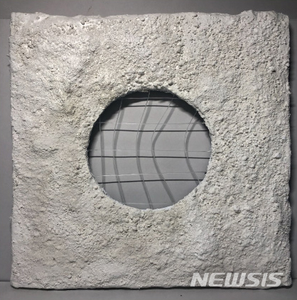 [인터뷰]촉수 환영, 사진가 겸 미술가 임용찬 '경로이탈'