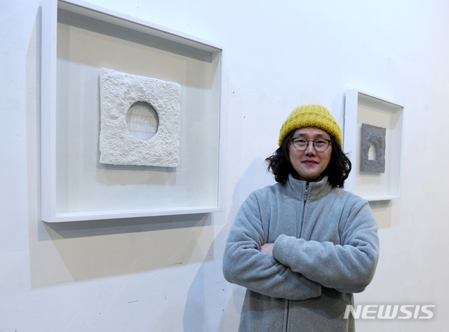 [인터뷰]촉수 환영, 사진가 겸 미술가 임용찬 '경로이탈'