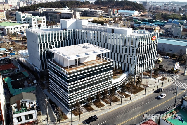 【서울=뉴시스】하림지주 전북익산 본사 사옥 전경. 2019.3.4(사진=하림지주 제공) photo@newsis.com