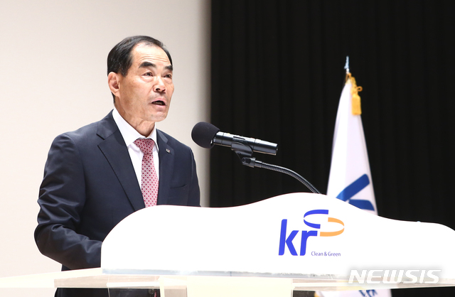 【나주=뉴시스】 = 사진은 지난달 4일 열린 취임식에서 인사말을 하고 있는 김인식 한국농어촌공사 사장. 2019.04.23 (사진=뉴시스DB)