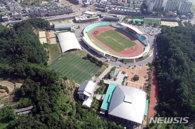  【영주=뉴시스】김진호 기자 = 장애인체육관 '영주 반다비 체육센터'가 들어설 영주시민운동장. 2019.03.06 (사진=영주시 제공) photo@newsis.com