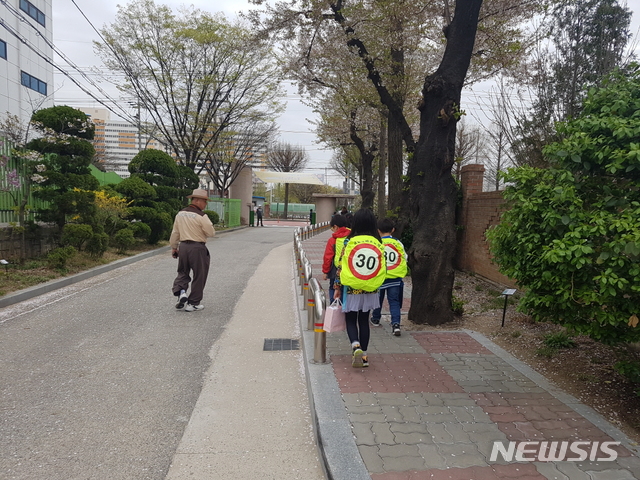 【서울=뉴시스】 강서구 가방안전덮개(개화초). 2019.03.06. (사진=강서구 제공) 