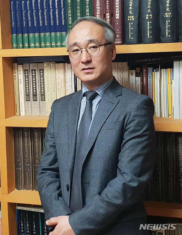 【서울=뉴시스】 머니투데이 미디어는 6일 자로 신설 평화경제연구소 소장에 정창현 전 북한대학원대학교 겸임교수를 임명했다. 2019.03.06. photo@newsis.com