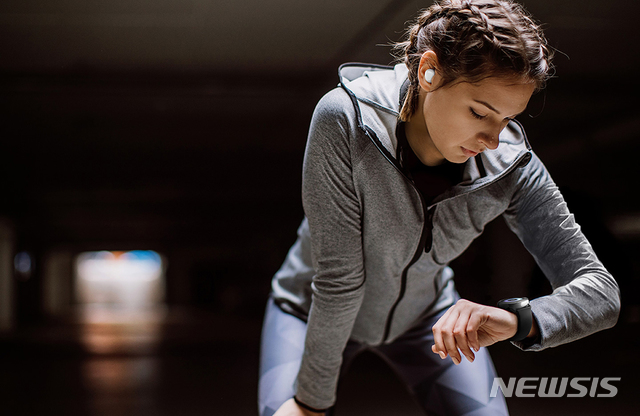 【서울=뉴시스】삼성 갤럭시워치 액티브 제품 이미지. 2019.03.07 (사진 = 삼성전자 제공) photo@newsis.com