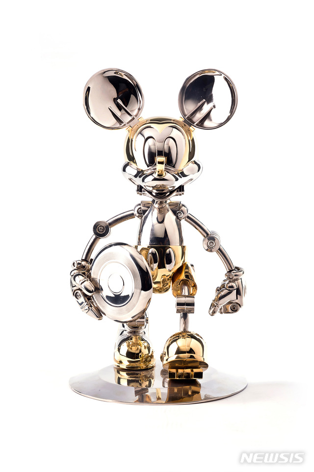 【서울=뉴시스】'Dhyp. FUTURE MICKEY Gold'.추정가 500만~1000만원
