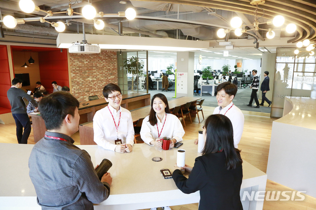 "공간이 혁신을 만든다"…SKC, 스마트오피스 도입