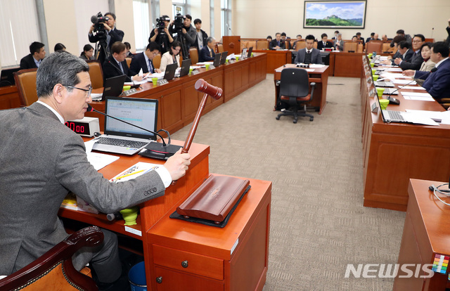 국회 탄력근로제 논의 18일부터 본격화...3월 처리 여부 주목