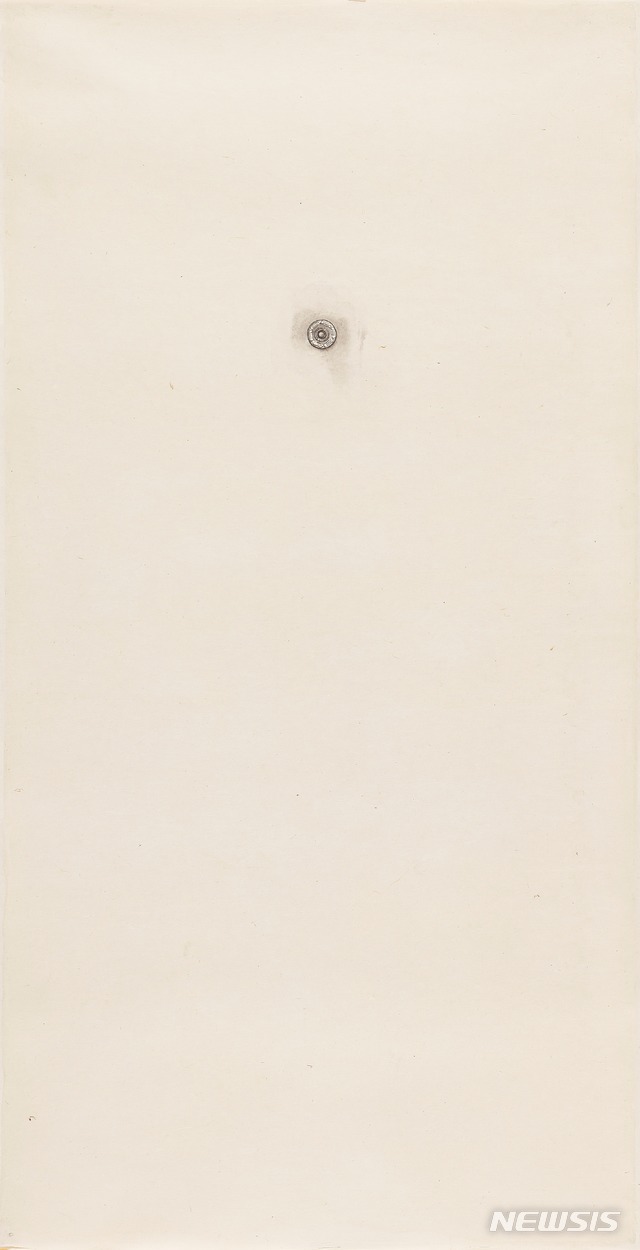 【서울=뉴시스】 김호석, 세상으로 들어가는 문. 종이에 수묵, 184*96 cm,2018