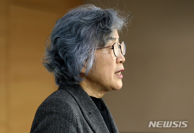 【서울=뉴시스】박진희 기자 = 박은정 국민권익위원회 위원장이 13일 정부서울청사 브리핑실에서 '국민권익위원회 2019년도 주요 업무계획'을 브리핑 하고 있다. 2019.03.13.&nbsp; pak7130@newsis.com