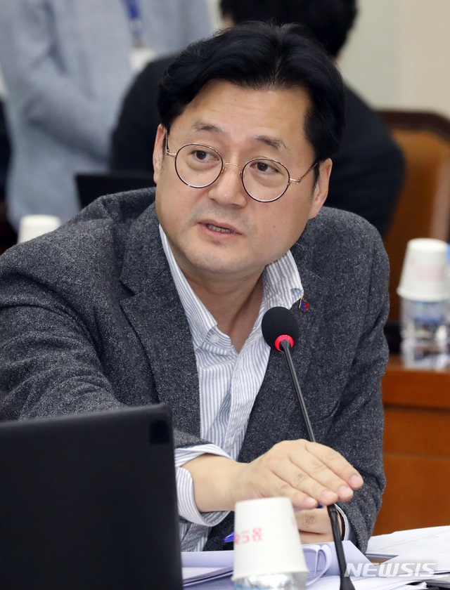 【서울=뉴시스】박영태 기자 =홍익표 더불어민주당 수석대변인 2019.03.14.&nbsp; since1999@newsis.com