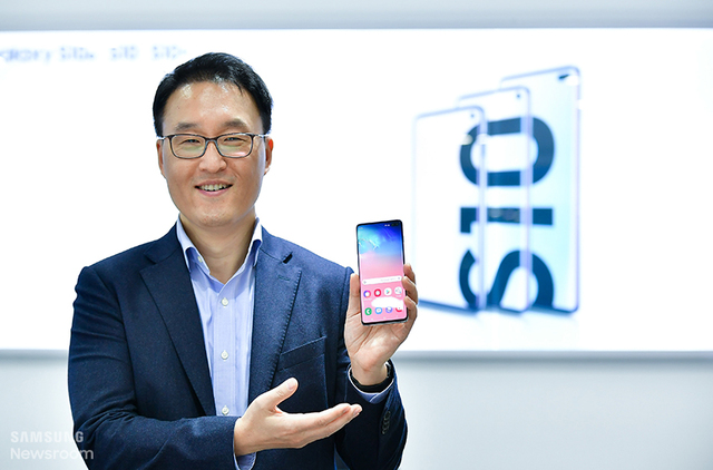 【서울=뉴시스】삼성전자 무선사업부 디스플레이개발그룹 양병덕 상무. (사진 삼성전자)