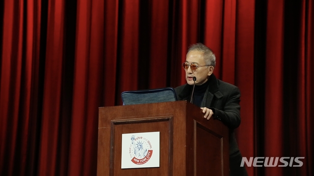 【서울=뉴시스】차광렬 차병원그룹 글로벌종합연구소장이 미국 뉴욕에서 14일(현지시간) 미국·유럽 생식의학회가 공동 개최한 ‘2019 Best of ESHRE& ASRM’ 학술대회에서 차병원과 차바이오텍의 줄기세포 연구성과와 임상시험 결과를 공유했다. 2019.03.15.(사진= 차병원 제공)photo@newsis.com